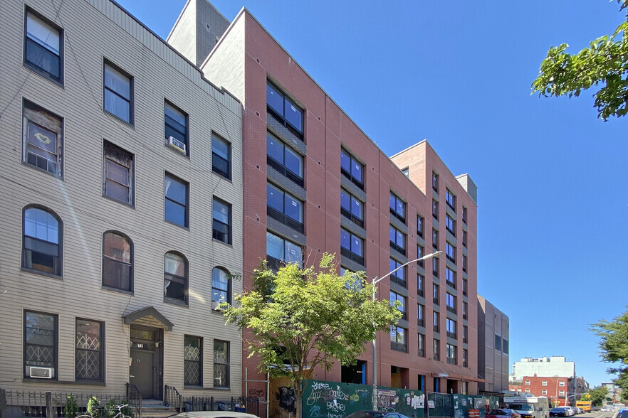 64 Scholes St, Brooklyn, NY for sale - Building Photo - Image 1 of 3