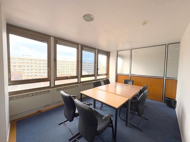 Office in Poissy for sale - Interior Photo - Image 3 of 5