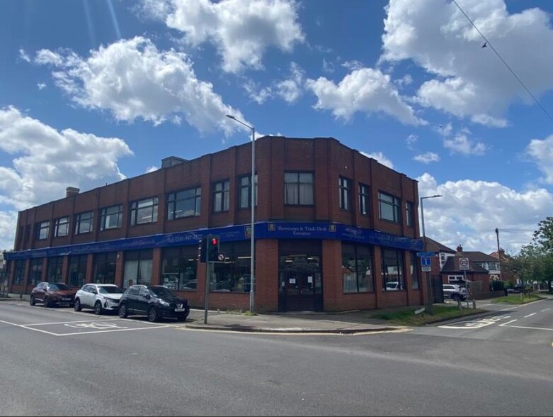 215 Gorton Rd, Stockport for sale - Building Photo - Image 1 of 9