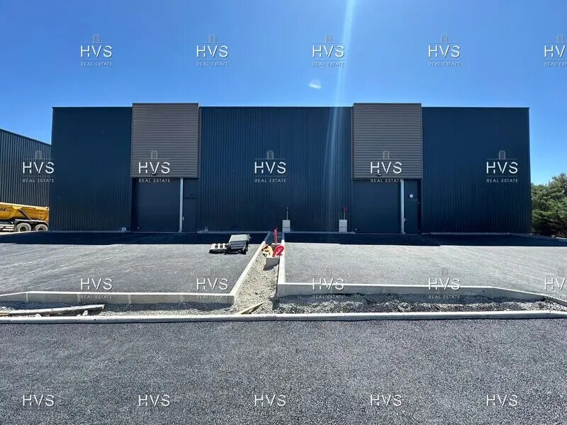 Light Industrial in Venelles to rent Building Photo- Image 1 of 12