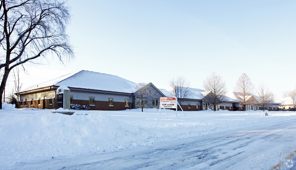 7255 Crossleigh Ct, Toledo, OH for sale - Primary Photo - Image 1 of 1