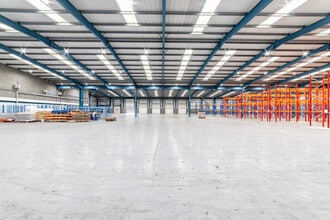 Ravens Way, Northampton to rent Interior Photo- Image 1 of 2