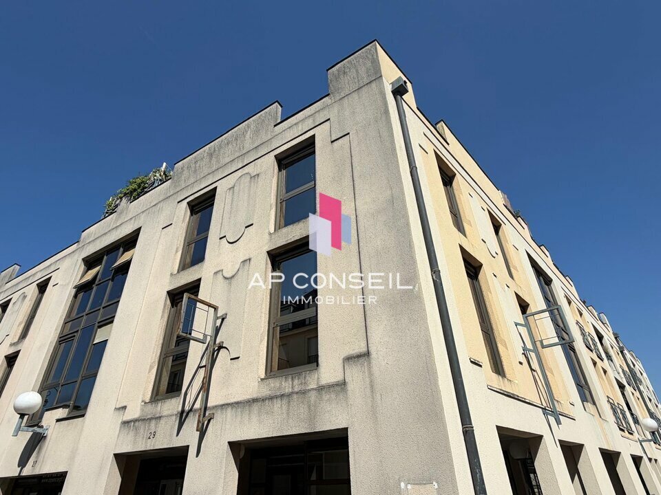 Office in Versailles for sale Building Photo- Image 1 of 8
