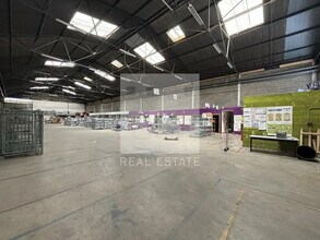 Light Industrial in Vénissieux to rent Interior Photo- Image 2 of 9