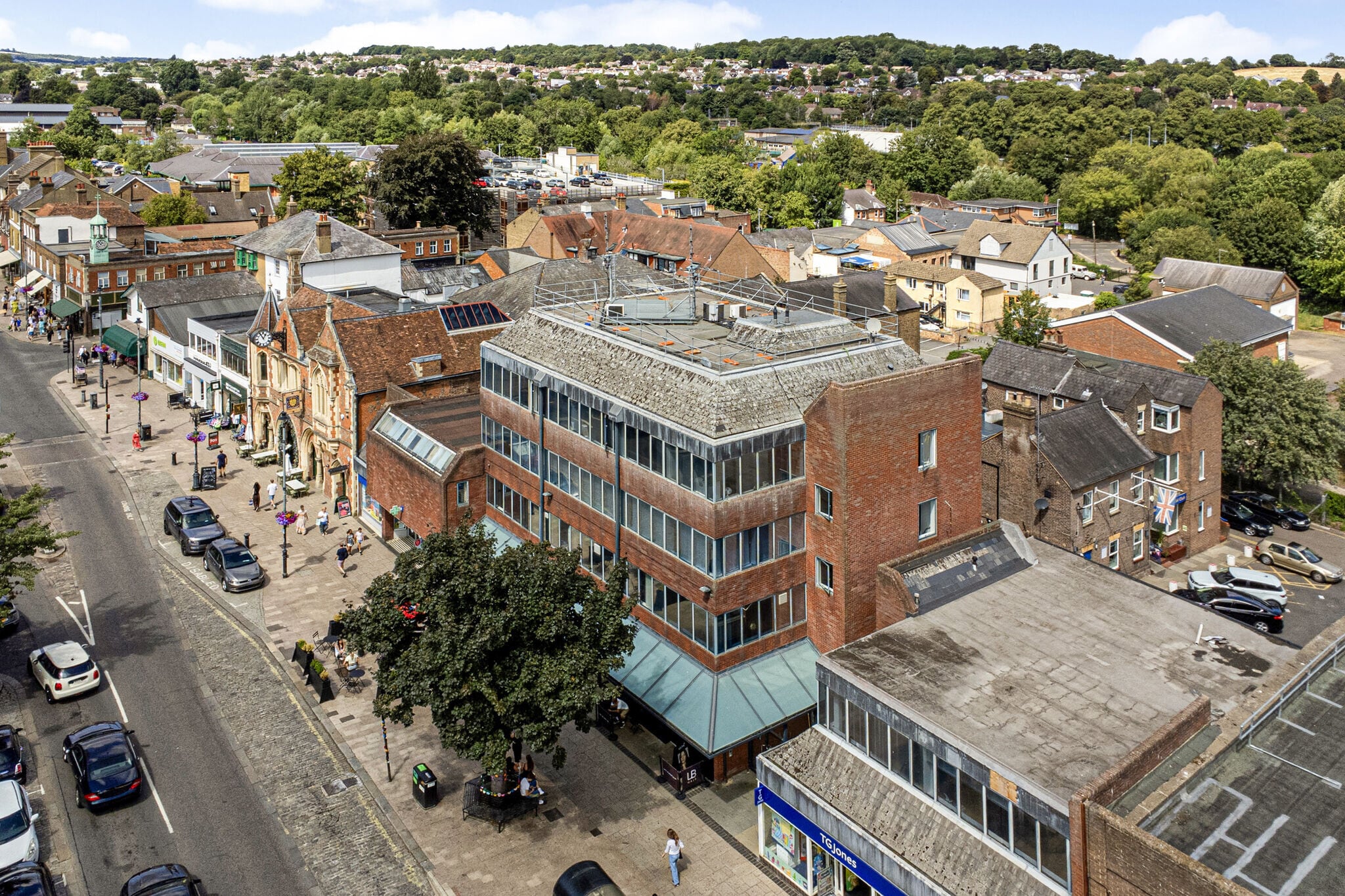184 High St, Berkhamsted to rent Building Photo- Image 1 of 14