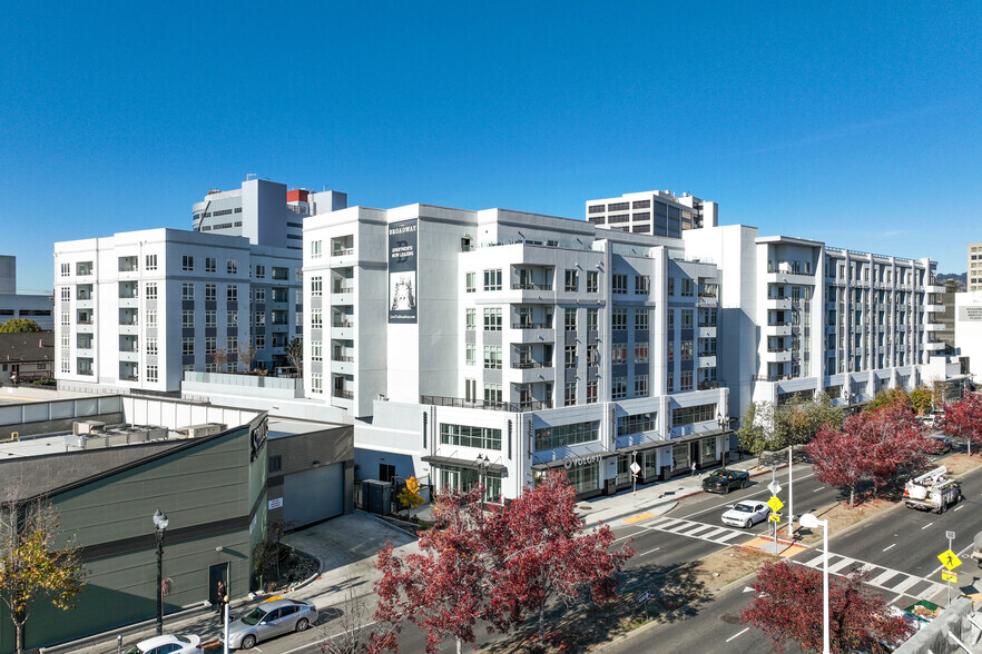 3093 Broadway, Oakland, CA for rent - Building Photo - Image 1 of 81