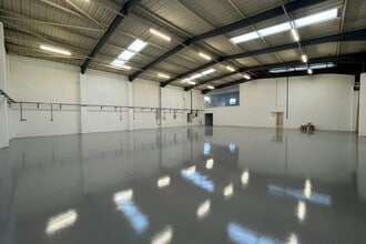 Athena Ave, Swindon to rent Interior Photo- Image 1 of 7