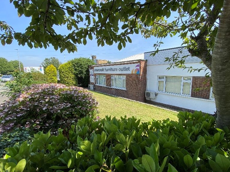 Brunel Rd, Newton Abbot to rent - Building Photo - Image 3 of 5