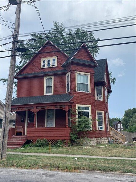 13 Harvester Ave, Batavia, NY for sale - Primary Photo - Image 1 of 1