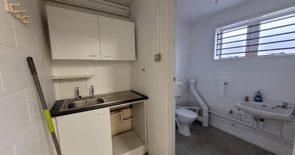 33 Levellers Ln, St. Neots to rent Interior Photo- Image 1 of 5