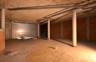 Retail in Vilanova i la Geltrú, Barcelona to rent Floor Plan- Image 1 of 4