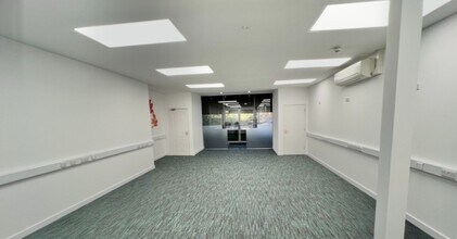 Newton St, Hyde to rent Interior Photo- Image 2 of 6