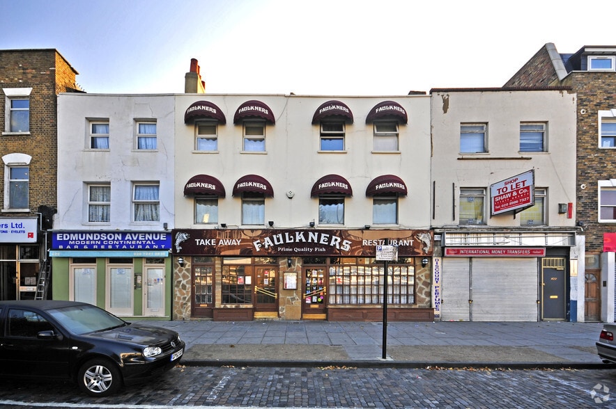 424-426A Kingsland Rd, London to rent - Primary Photo - Image 1 of 1