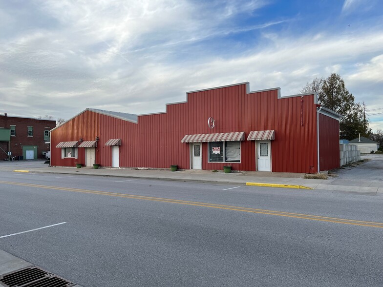 204 E Third St, Brookston, IN for rent - Building Photo - Image 1 of 11