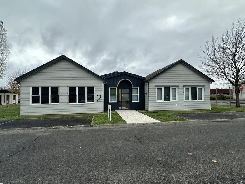 11 Rue De Micy, La Chapelle-Saint-Mesmin to rent - Building Photo - Image 1 of 5