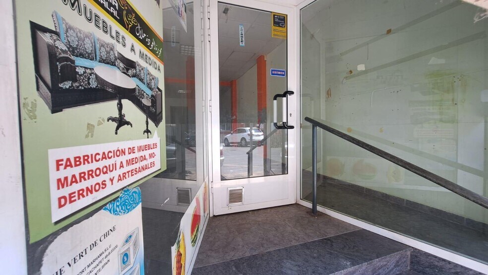 Retail in Carcaixent, Valencia to rent - Lobby - Image 3 of 11