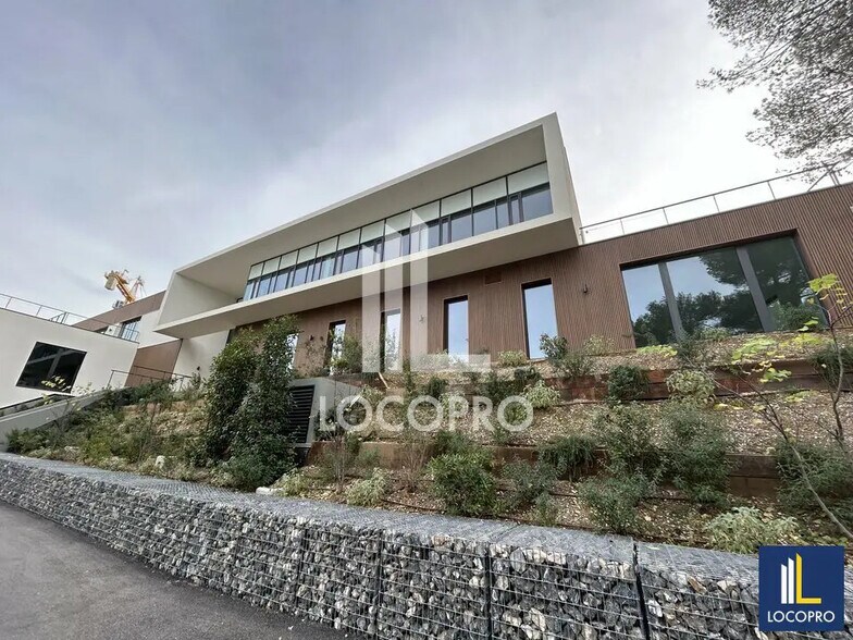 Office in Valbonne to rent - Building Photo - Image 1 of 13