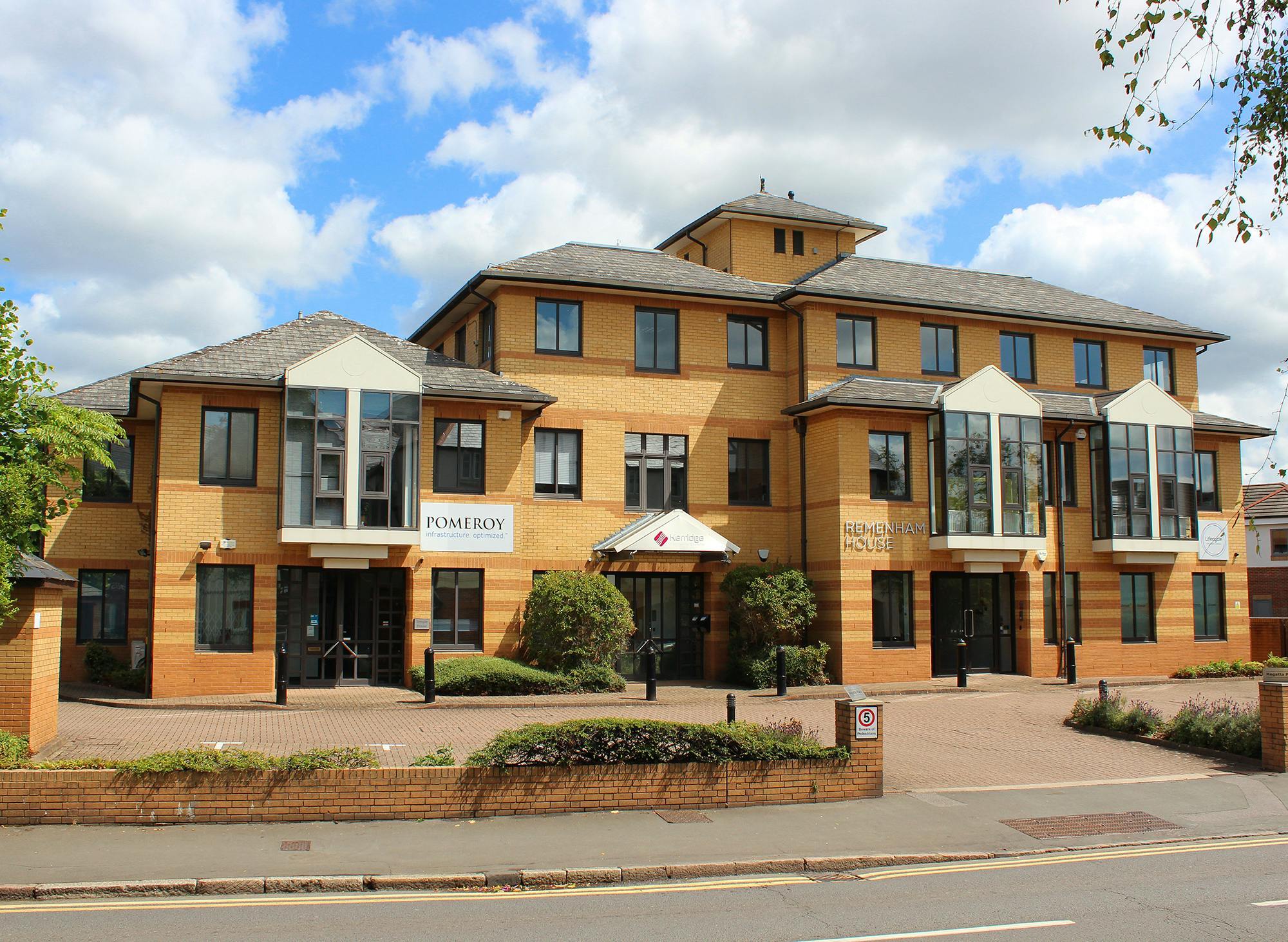 Regatta Pl, Bourne End to rent Building Photo- Image 1 of 2
