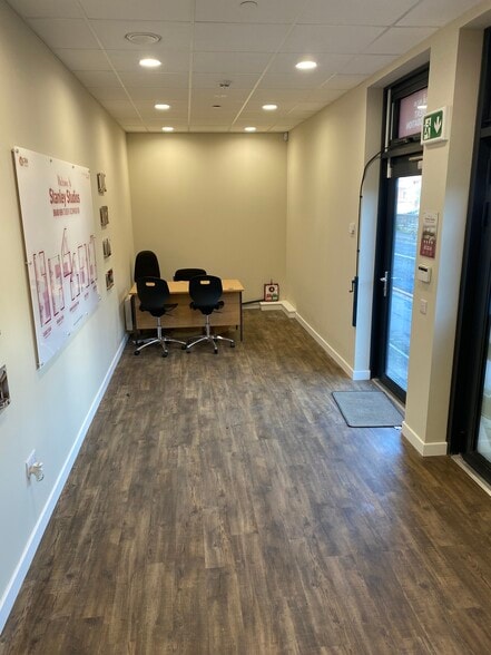 56 Brown St, Dundee to rent - Building Photo - Image 3 of 6