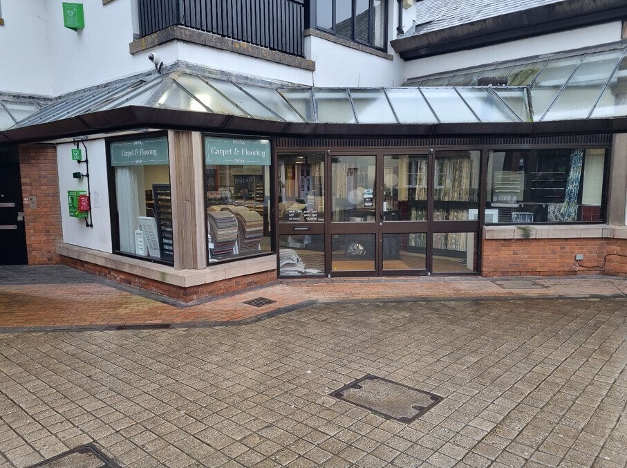 3-5 Horseshoe Ln, Thornbury to rent Building Photo- Image 1 of 3