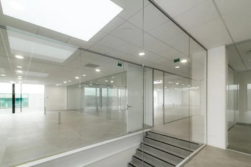 Light Industrial in Le Mesnil-Amelot to rent - Building Photo - Image 3 of 6