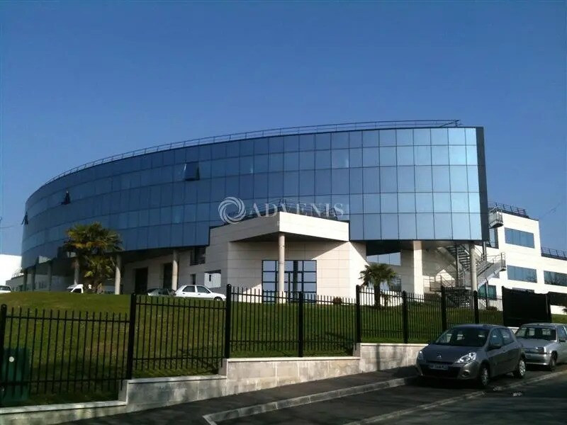 Location Bureaux 210 m² - Photo 1