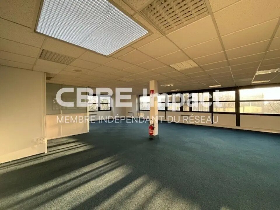 Vente Bureaux 155 m² - Photo 1