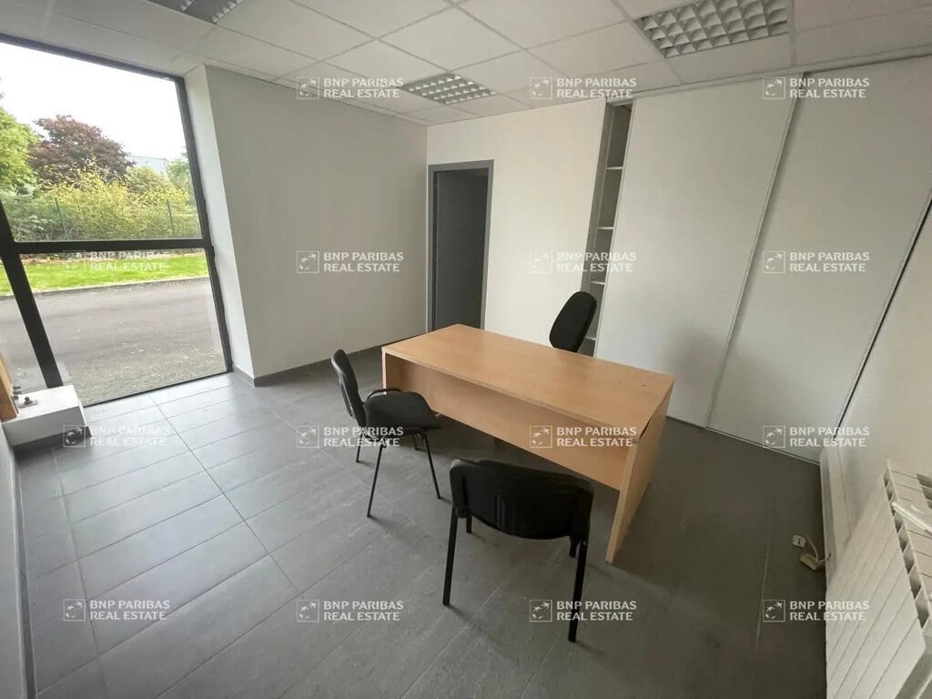 Location Local d'activités 185 m² - Photo 1
