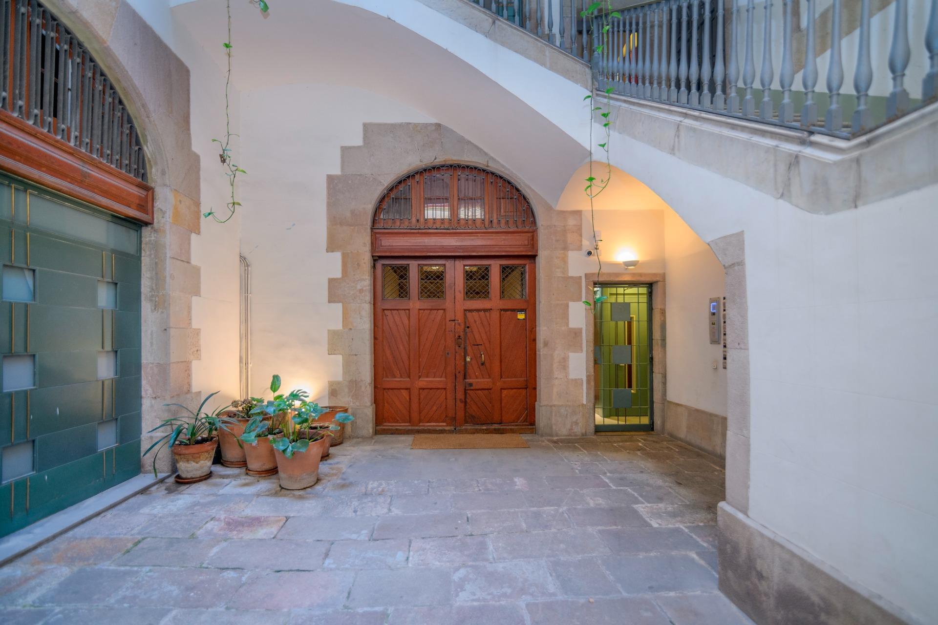 Retail in Barcelona, Barcelona to rent Interior Photo- Image 1 of 27