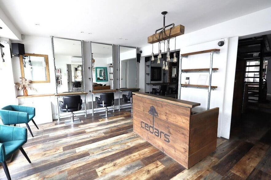 25 High St, Bushey for sale - Building Photo - Image 2 of 13