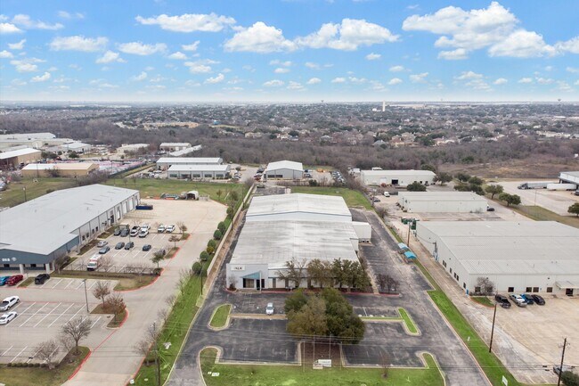 More details for 1700 Royston Ln, Round Rock, TX - Industrial to Rent