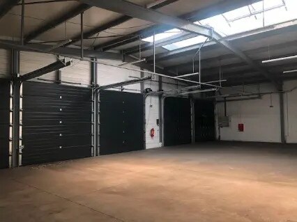 Retail in Nanteuil-lès-Meaux to rent Interior Photo- Image 1 of 5