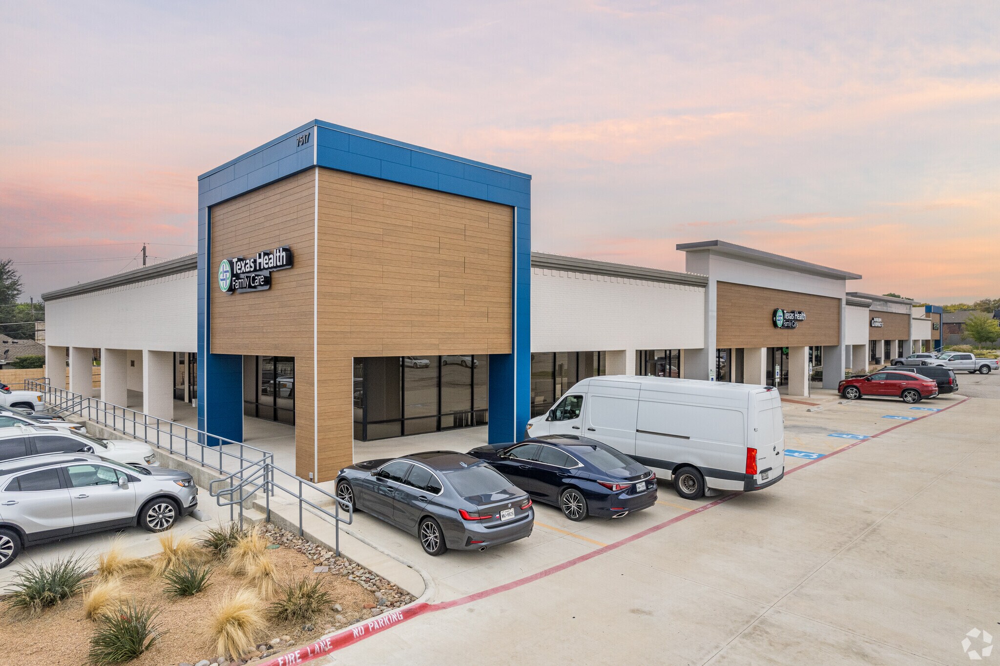 7517-7615 Campbell Rd, Dallas, TX to rent Building Photo- Image 1 of 7