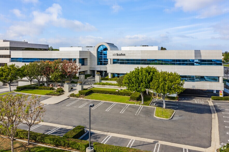 2 Corporate Park, Irvine, CA for rent - Primary Photo - Image 1 of 5