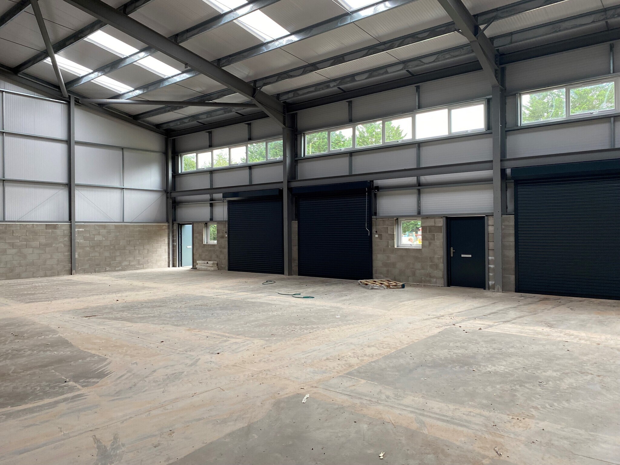 7 Pantglas Industrial Estate, Caerphilly for sale Interior Photo- Image 1 of 1
