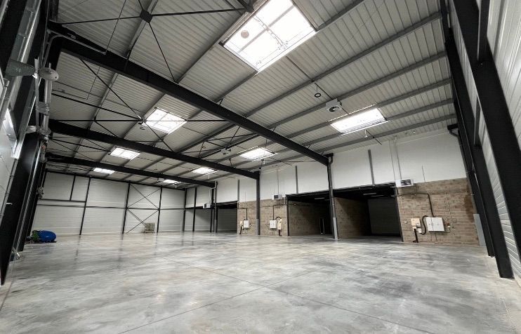 Light Industrial in Marignane for sale - Interior Photo - Image 1 of 4