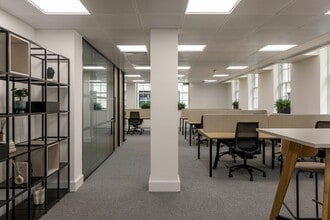4 Matthew Parker St, London to rent Interior Photo- Image 2 of 9