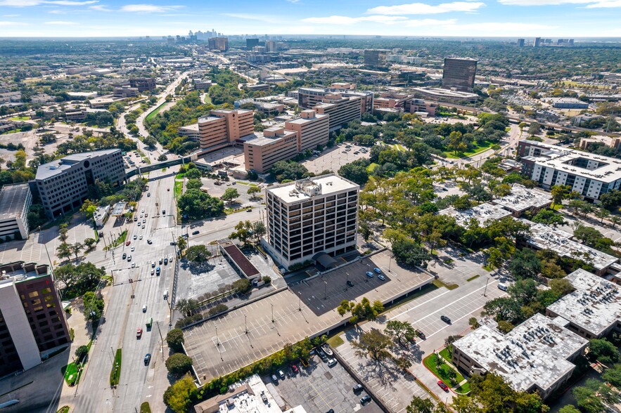 7515 Greenville Ave, Dallas, TX for rent - Building Photo - Image 1 of 32