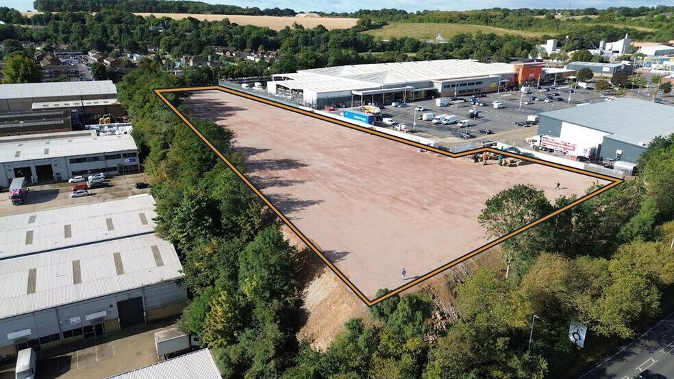 Dallow Rd, Luton for sale - Building Photo - Image 1 of 1