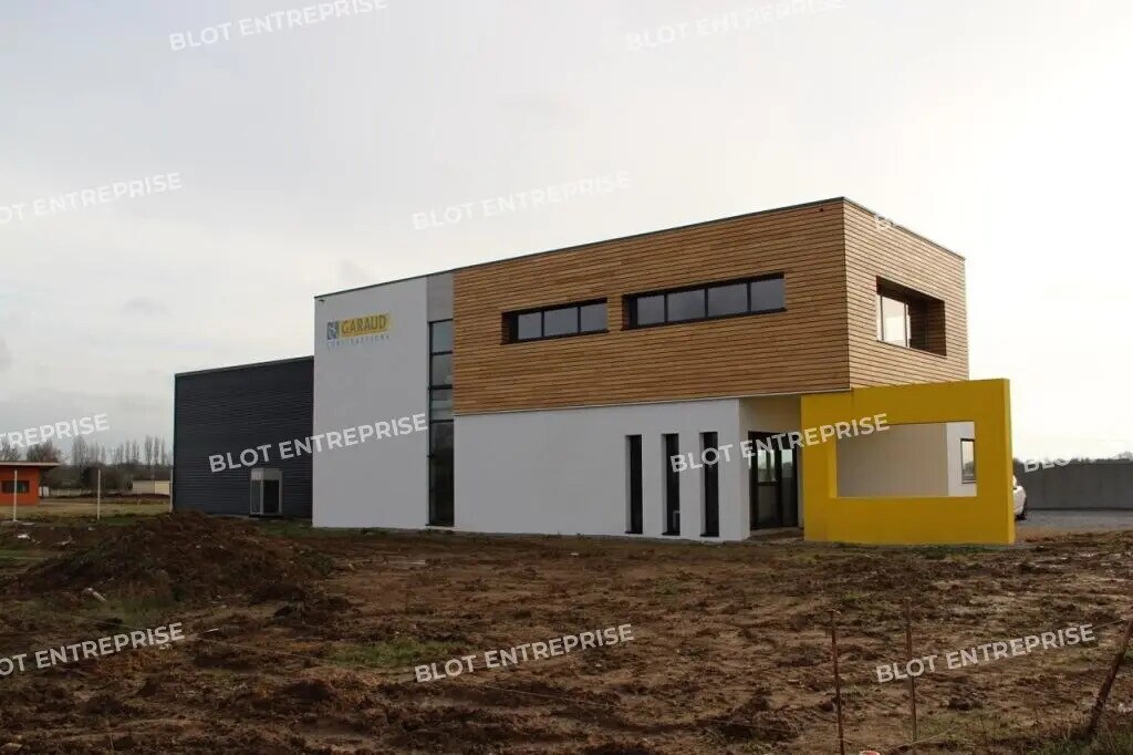 Location Local d'activités 577 m² - Photo 1