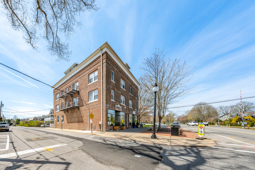 105-107 Newtown Ln, East Hampton, NY for sale - Building Photo - Image 3 of 30