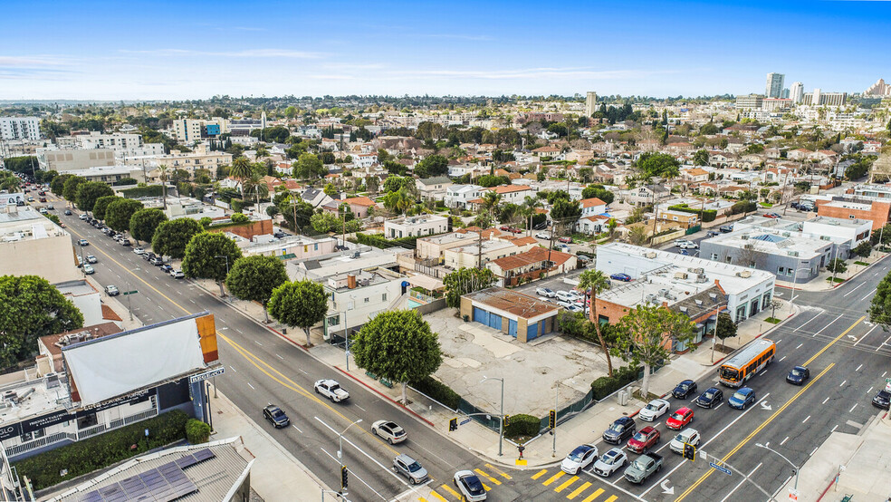 401 S Robertson Blvd, Beverly Hills, CA for sale - Aerial - Image 2 of 6