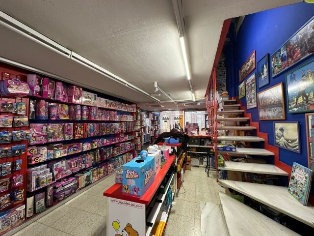 Retail in Barcelona, Barcelona to rent Interior Photo- Image 1 of 4