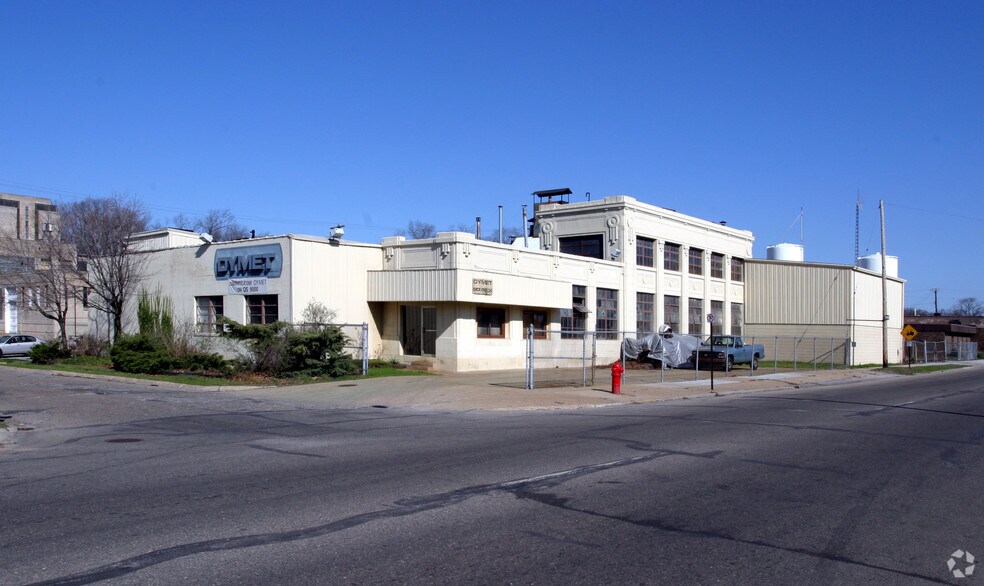 1901 Peck St, Muskegon, MI for sale - Primary Photo - Image 1 of 50