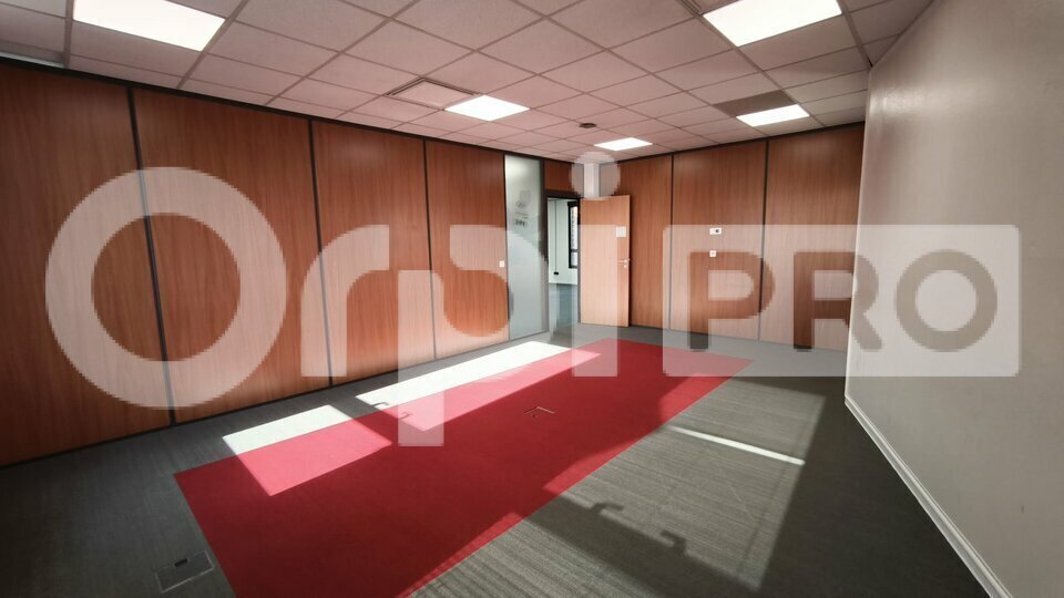 Office in Massy to rent - Building Photo - Image 2 of 5
