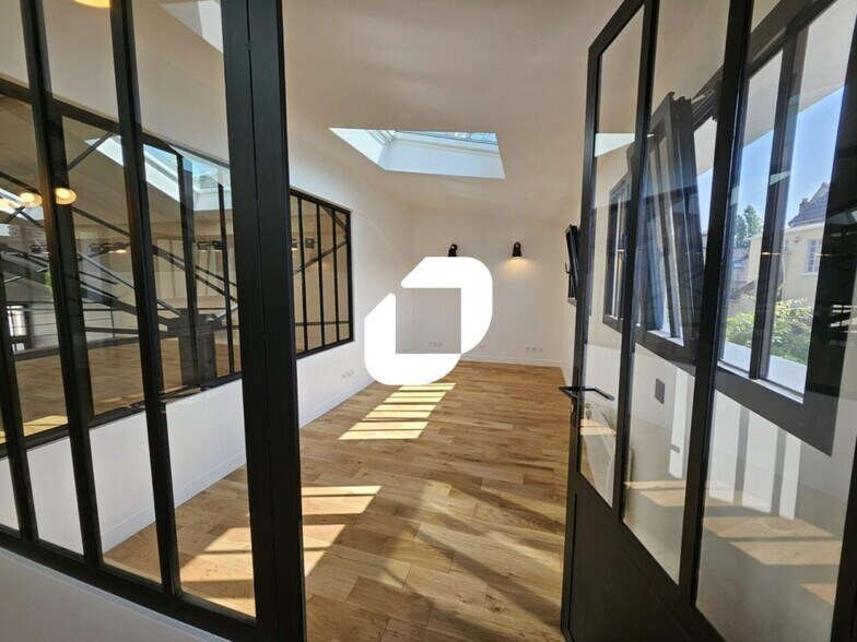 Office in Arcueil to rent - Interior Photo - Image 3 of 18