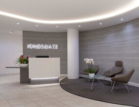 62 High St, Redhill for rent Lobby- Image 2 of 3