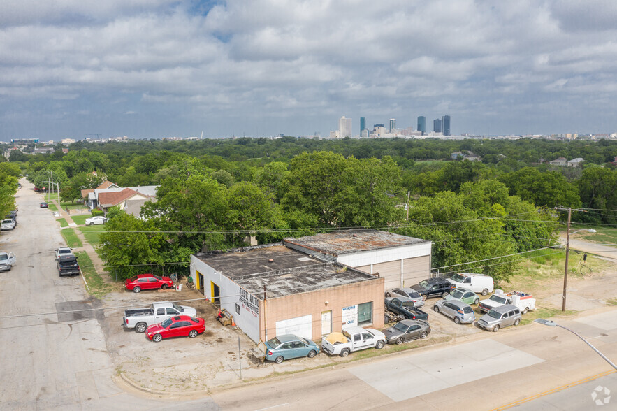 1108 S Riverside Dr, Fort Worth, TX for sale - Building Photo - Image 1 of 1