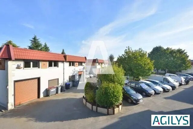 Light Industrial in Massy to rent Building Photo- Image 1 of 11