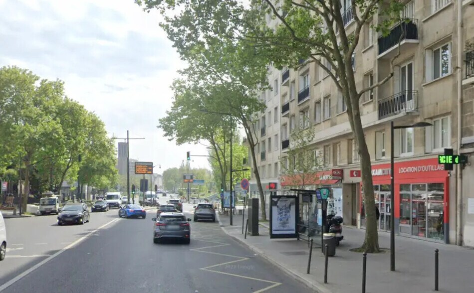 Retail in Boulogne-Billancourt to rent - Building Photo - Image 1 of 2